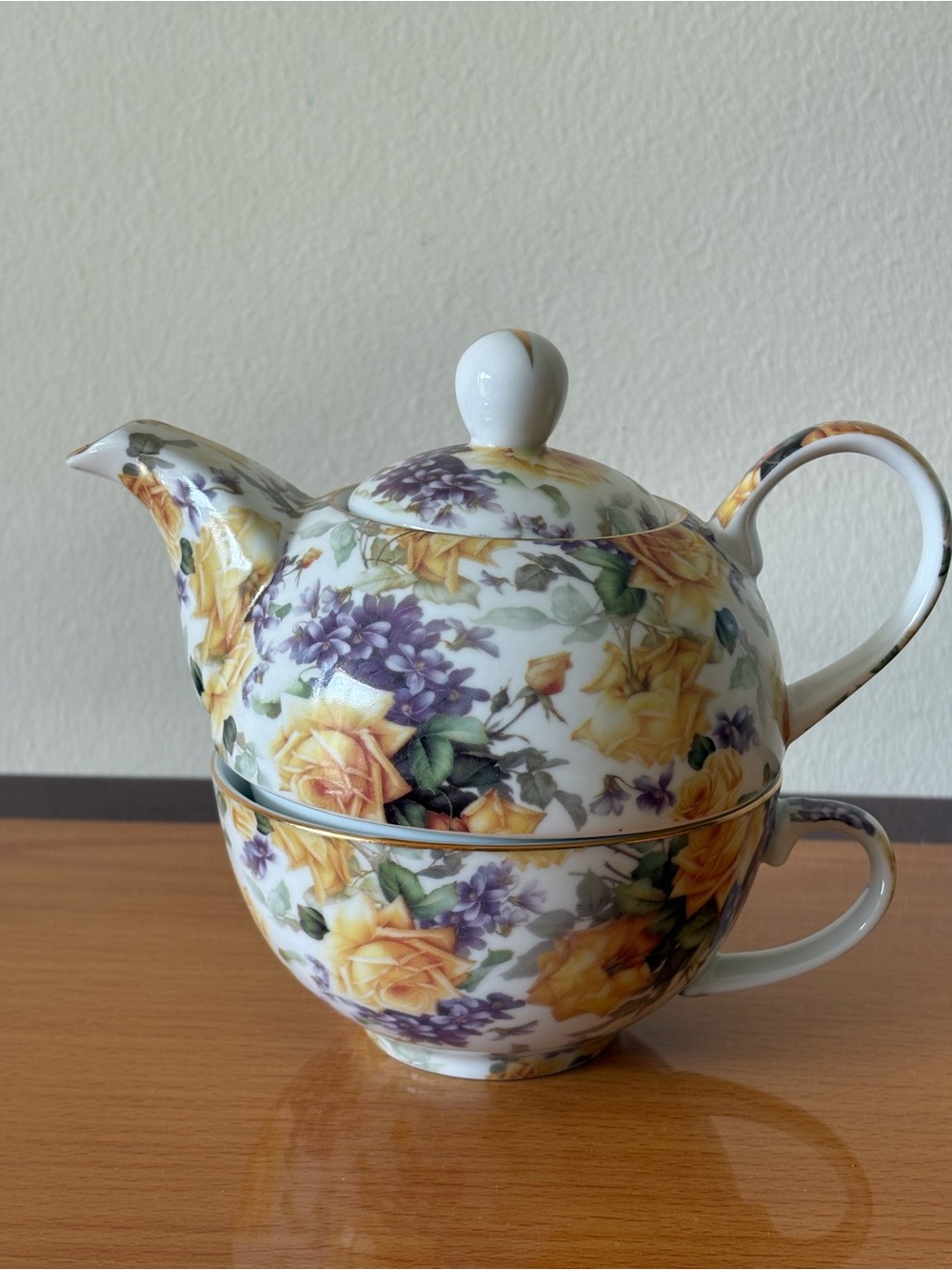 Caldo Freddo Porcelain Tea for One Stackable Teapot Cup Set Yellow Rose Chintz
